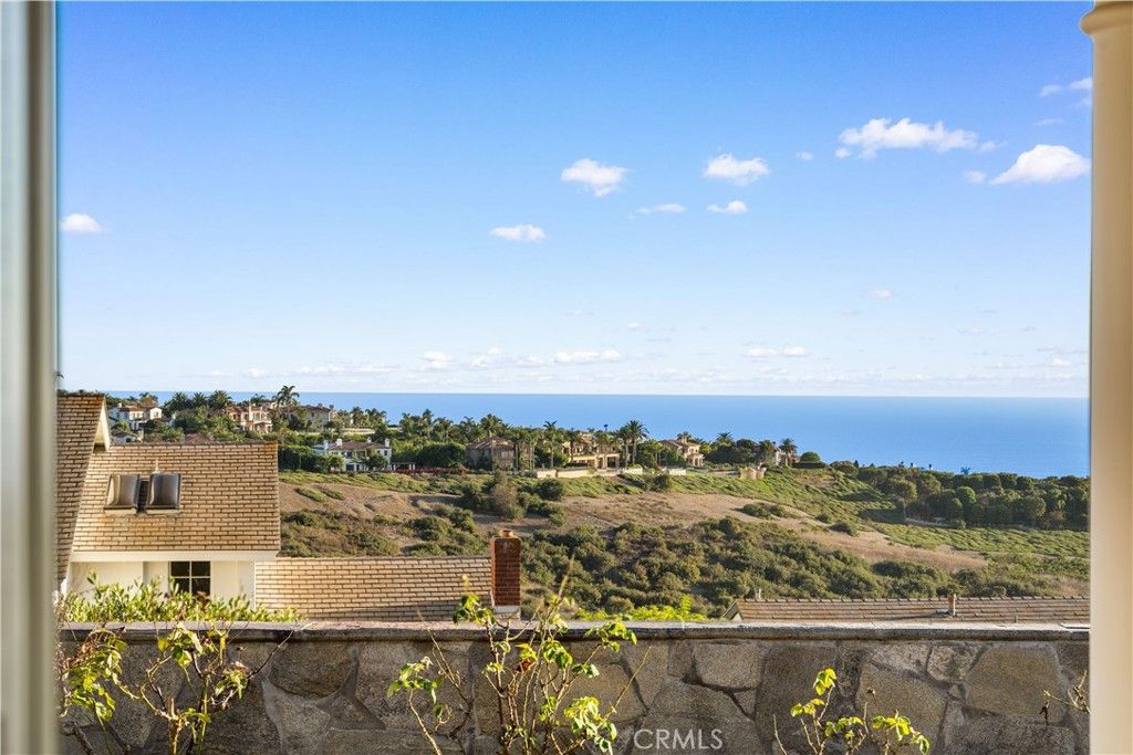 Photo of 1 Jade Cv, Corona Del Mar, CA 92625 (MLS # WS26036935)