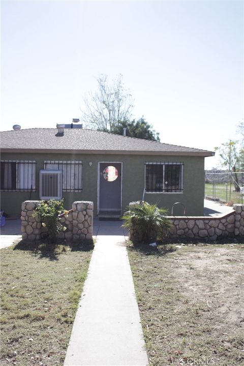 Photo of 2225 W Lincoln Ave, San Bernardino, CA 92411 (MLS # MB25277177)