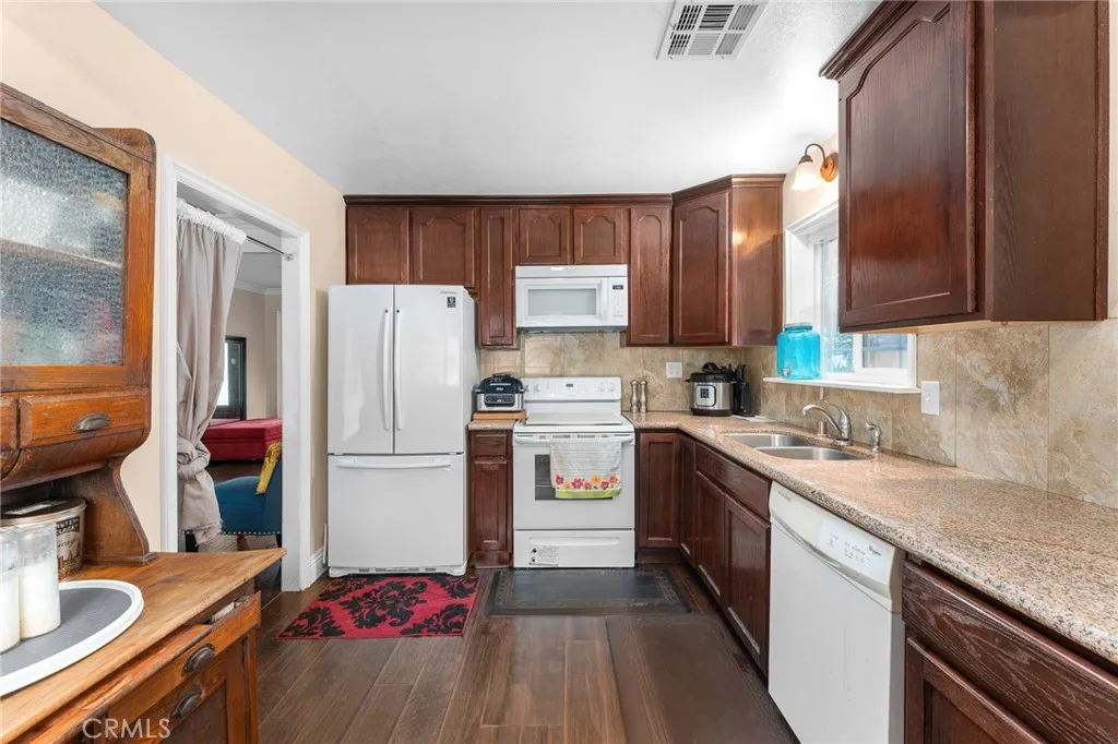 Riverside, California 92506, United States, 3 Bedrooms Bedrooms, ,2 BathroomsBathrooms,Residential,Active,177087