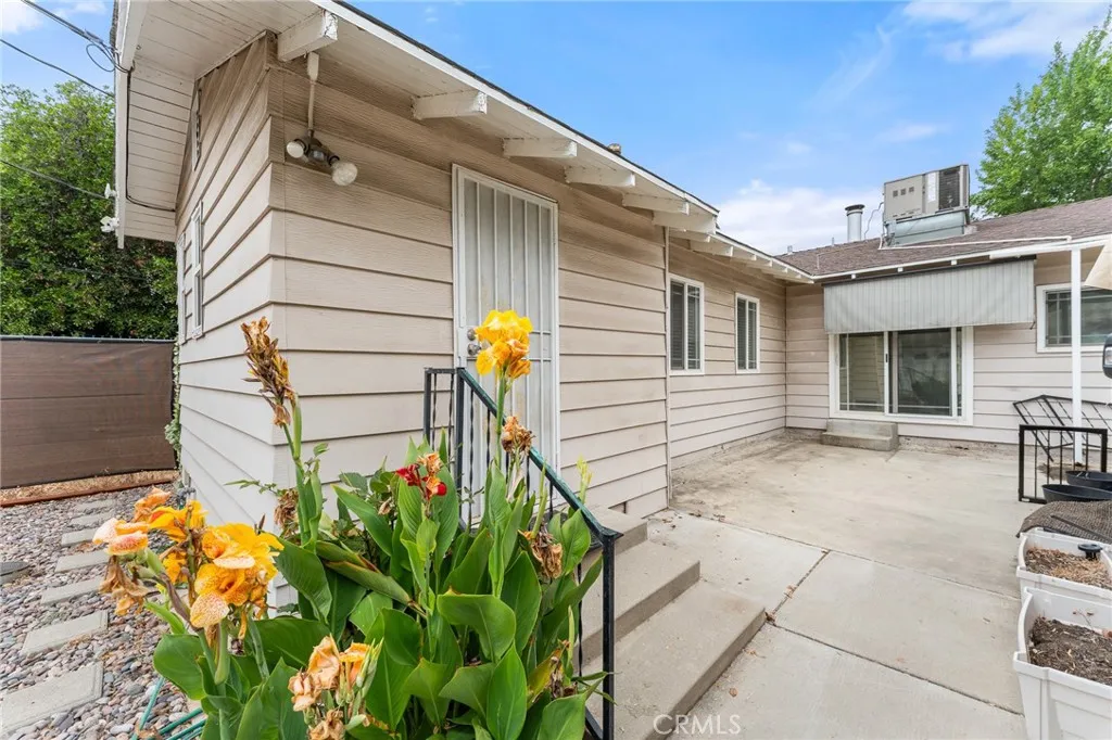 Riverside, California 92506, United States, 3 Bedrooms Bedrooms, ,2 BathroomsBathrooms,Residential,Active,177087