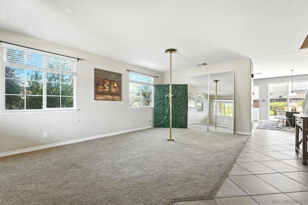 38200 Camarada Ln