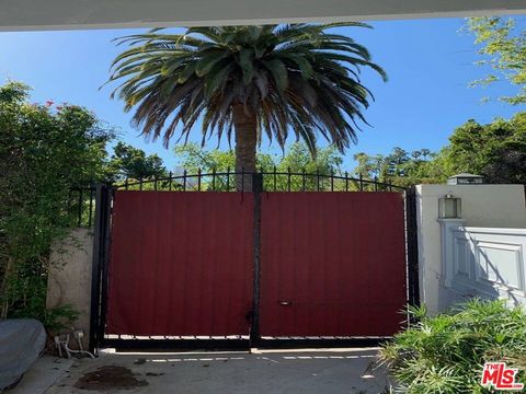 1215 Hilldale Ave Los Angeles CA 90069