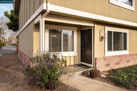 Photo of 182 182 Lawnview Circle Cir, Danville, CA 94526 (MLS # 41122631)