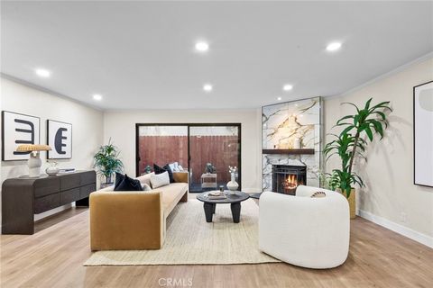 Photo of 1807 10th St #4, Santa Monica, CA 90404 (MLS # SR25248701) Photo of 1807 10th St #4, Santa Monica, CA 90404 (MLS # SR25248701)