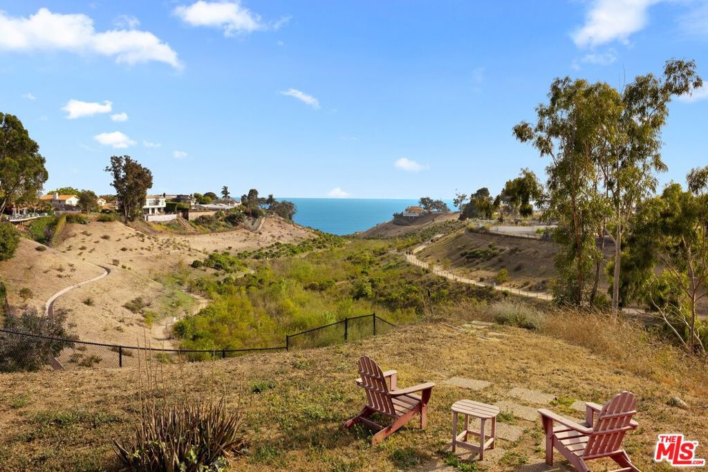 525 Alma Real Drive