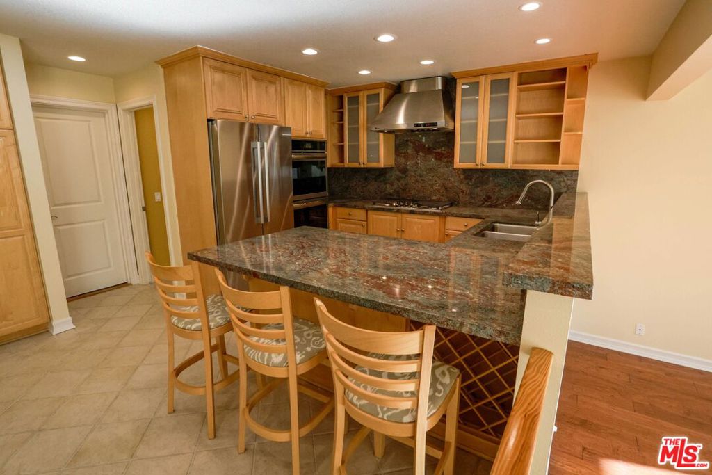 17097 Palisades Circle