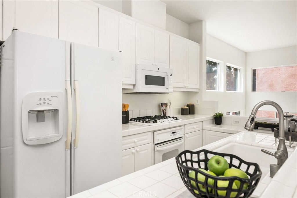 11 Medici Aisle, Irvine CA 92606 - Photo 21
