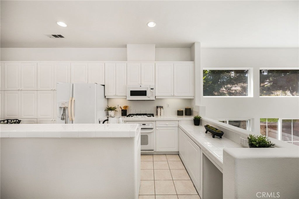 11 Medici Aisle, Irvine CA 92606 - Photo 10