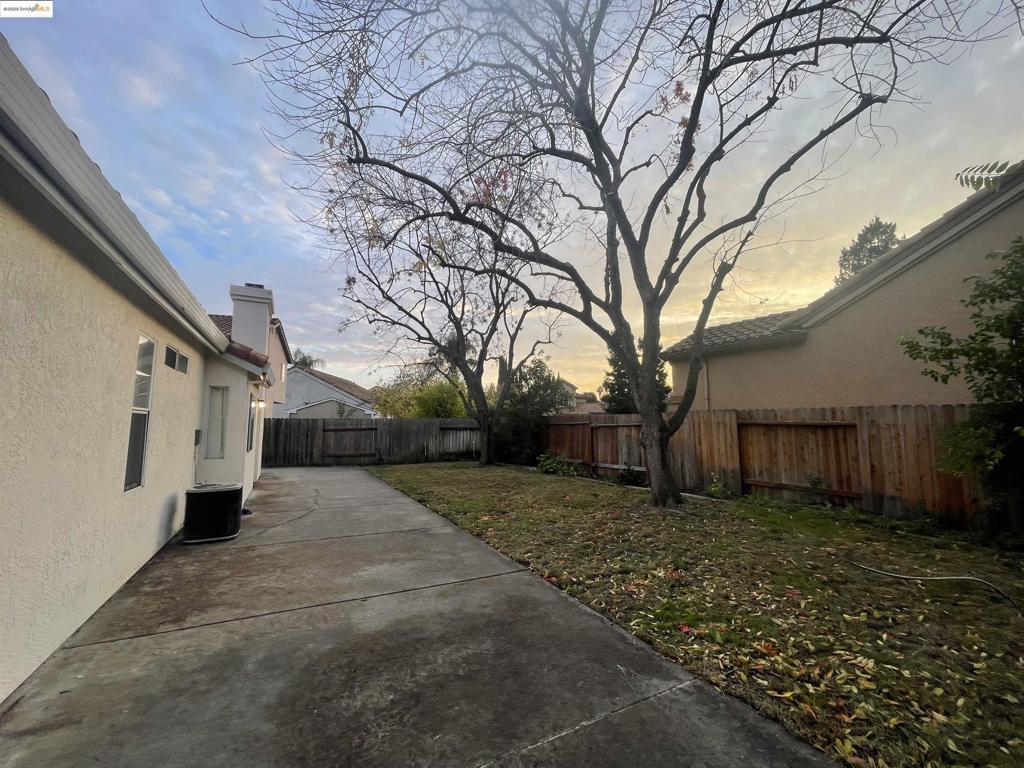 ARLINGTON - Residential