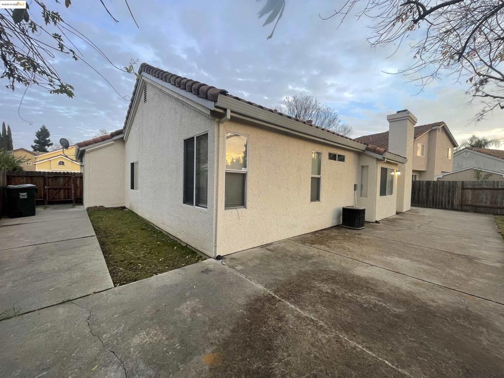 ARLINGTON - Residential