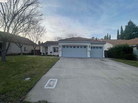 Photo of 8636 Carlin Ave Ave, Sacramento, CA 95823 (MLS # 41119505)