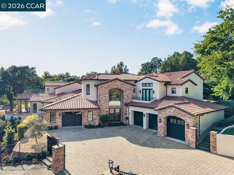 Photo of 640 El Pintado Rd, Danville, CA 94526 (MLS # 41134508)