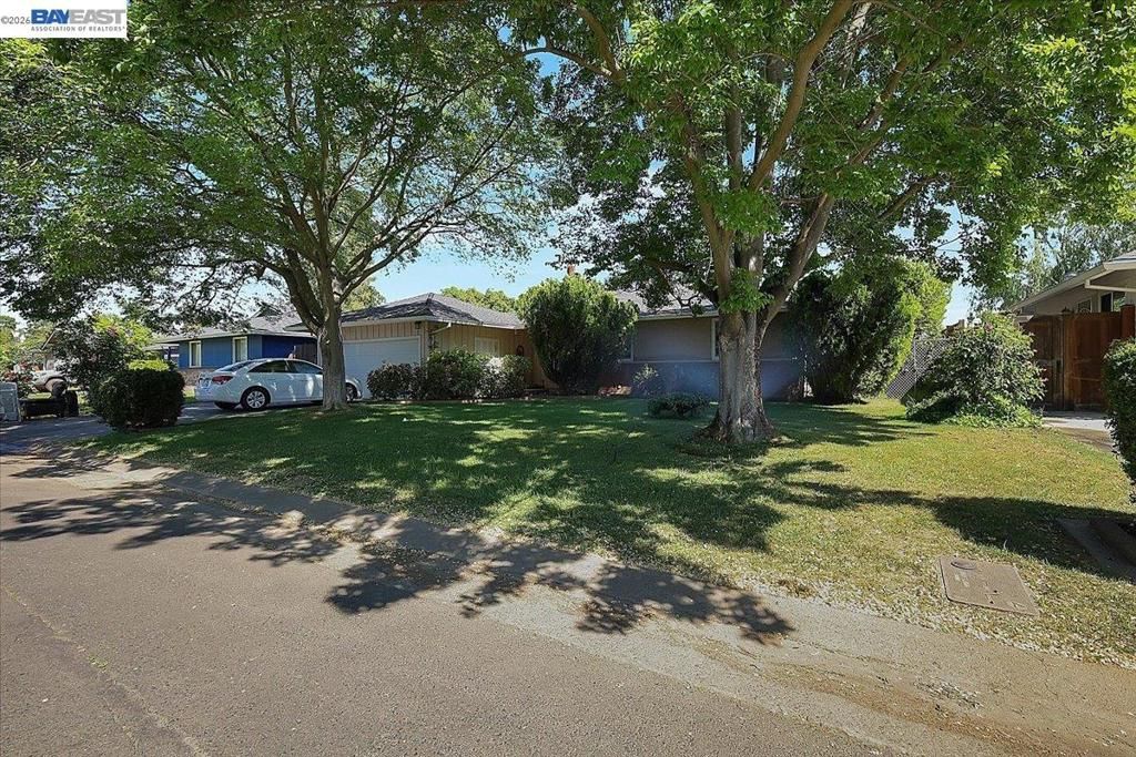 Photo of 1816 Eastern Avenue Ave, Sacramento, CA 95864 (MLS # 41128746)