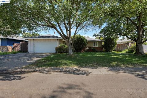 Photo of 1816 Eastern Avenue Ave, Sacramento, CA 95864 (MLS # 41128746)