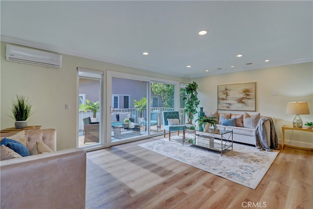 164 Avenida Majorca N