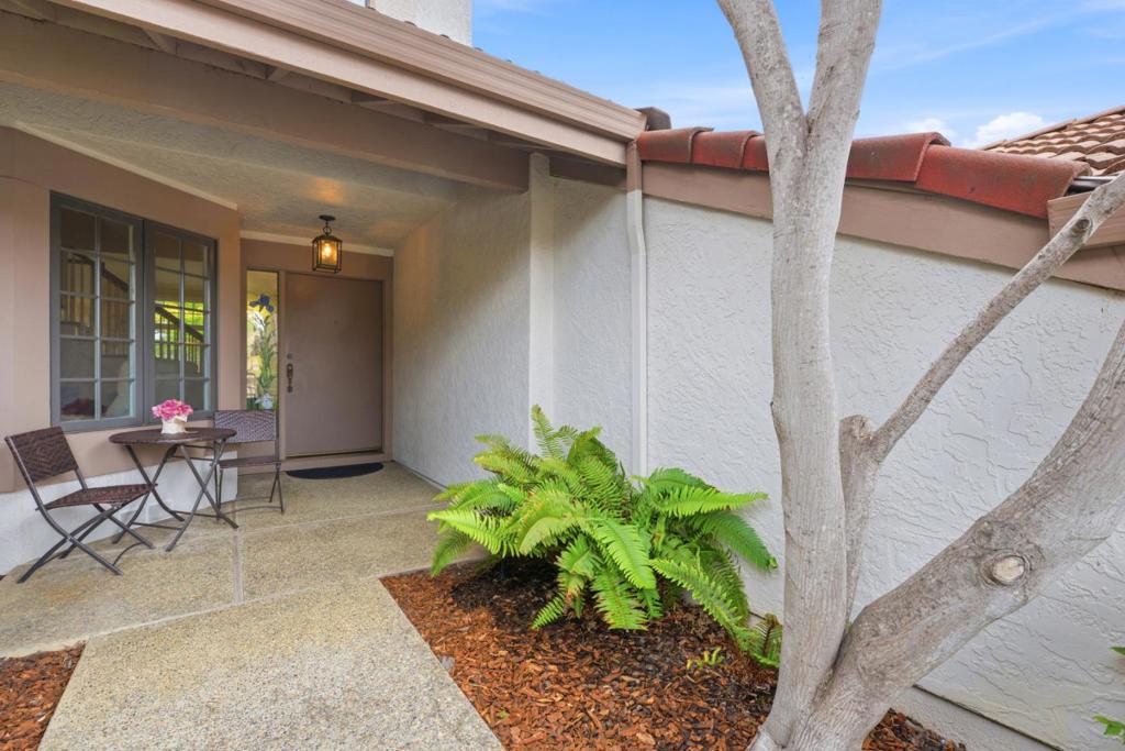 1632 Toyon Court
