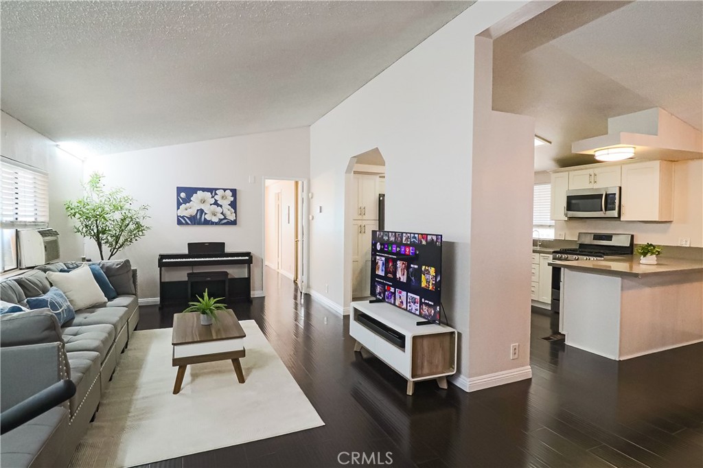 12151 Trask 15