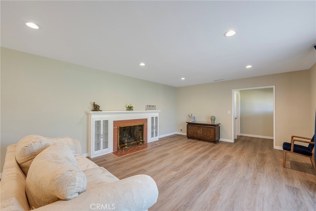 Anaheim Crest (ANCR) - Residential Lease