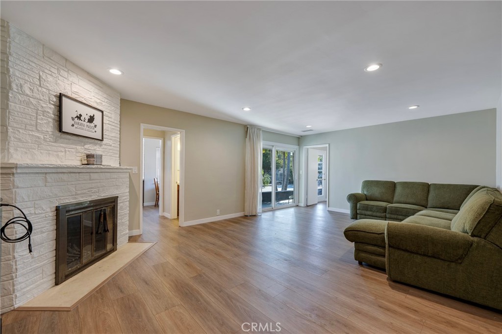 Anaheim Crest (ANCR) - Residential Lease
