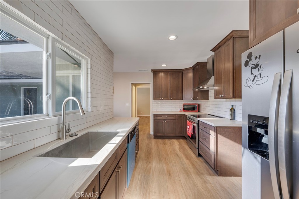 Anaheim Crest (ANCR) - Residential Lease