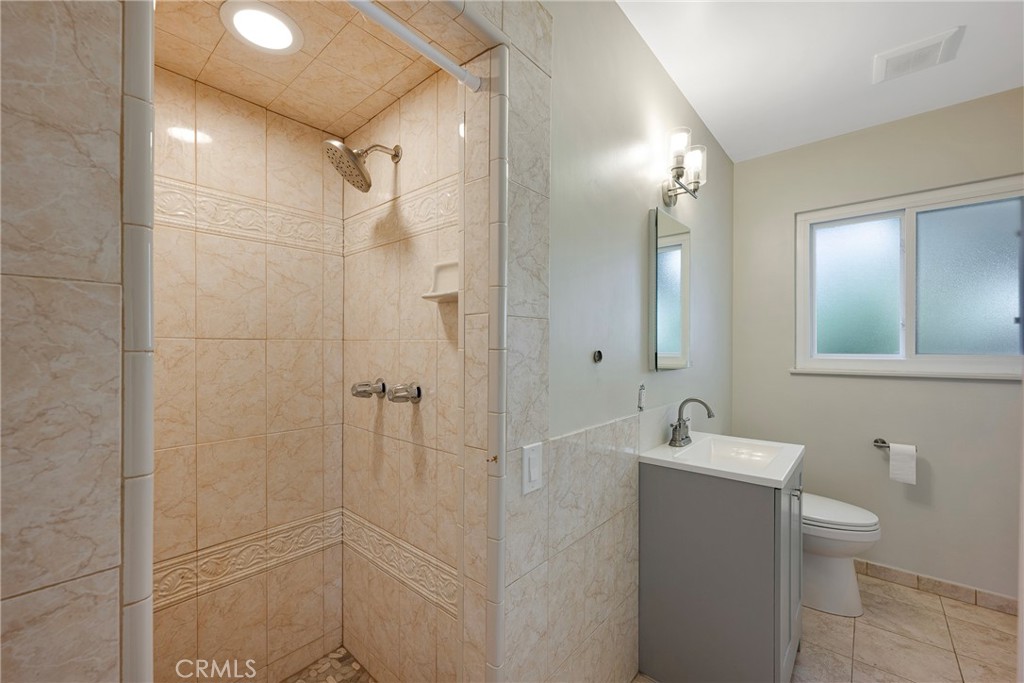Anaheim Crest (ANCR) - Residential Lease