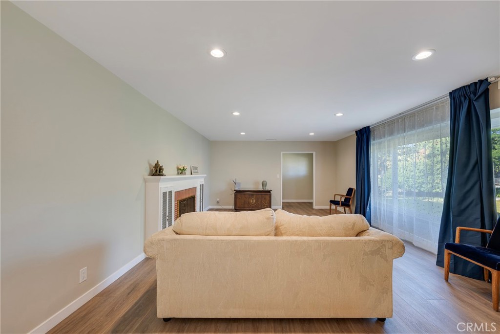 Anaheim Crest (ANCR) - Residential Lease