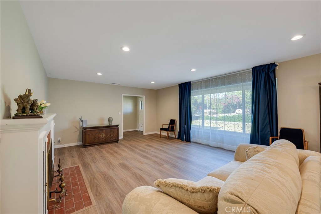 Anaheim Crest (ANCR) - Residential Lease