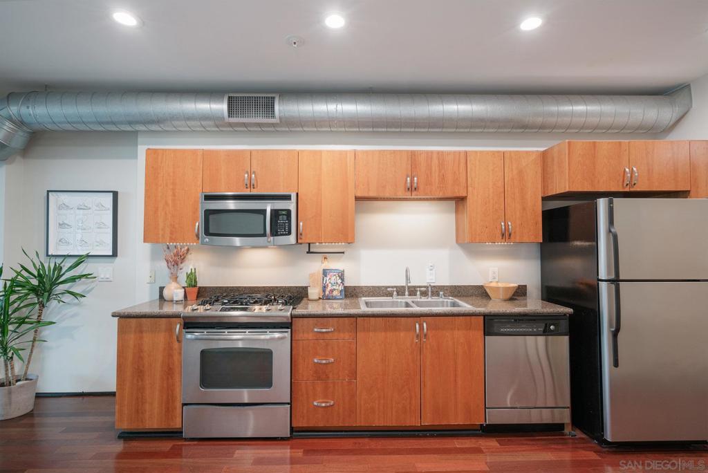 1551 4th Ave 508