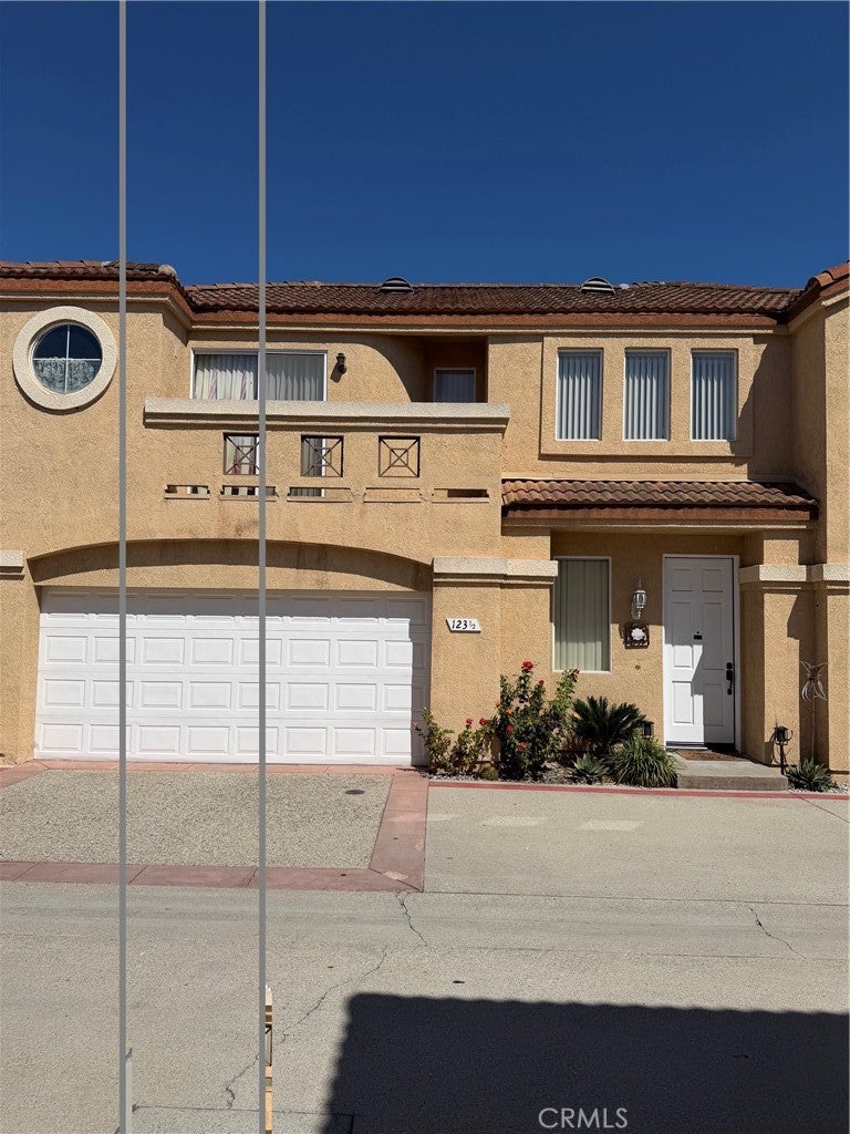 123 E 220th
