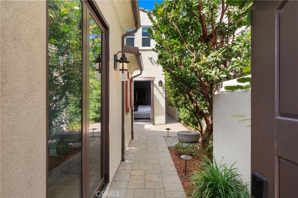 Photo of 19115 Callaway Cir, Huntington Beach, CA 92648 (MLS # OC25236242)
