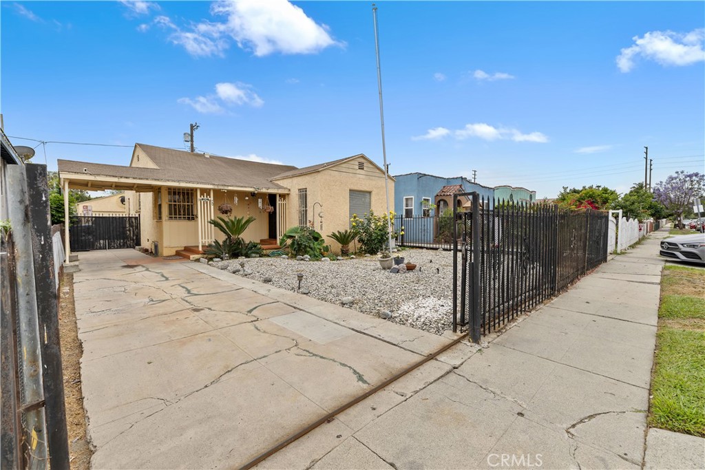930 E 89th Street