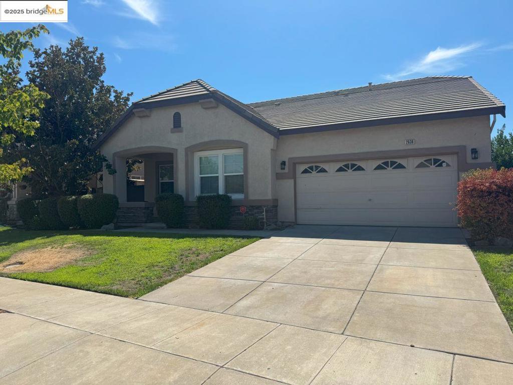 Welcome to 2638 Breaker Way! This charming 4-bedroom, 2-bathroom single-story home in North Stockton offers 2,183 sqft of comfortable living space with new laminate wood flooring & paint throughout! Featuring an open-concept kitchen/family room with a fireplace, a formal dining room, and a private primary suite with a walk-in closet and dual sinks. Enjoy the convenience of nearby schools and shopping, plus the beauty of the Oak Grove Nature Park and Miwok Trail, all on a well-sized lot with a backyard patio, storage shed and a two-car garage. Gardener, Washer/Dryer & Refrigerator included in Rent! OPEN HOUSE FRI 5:30-7PM!
