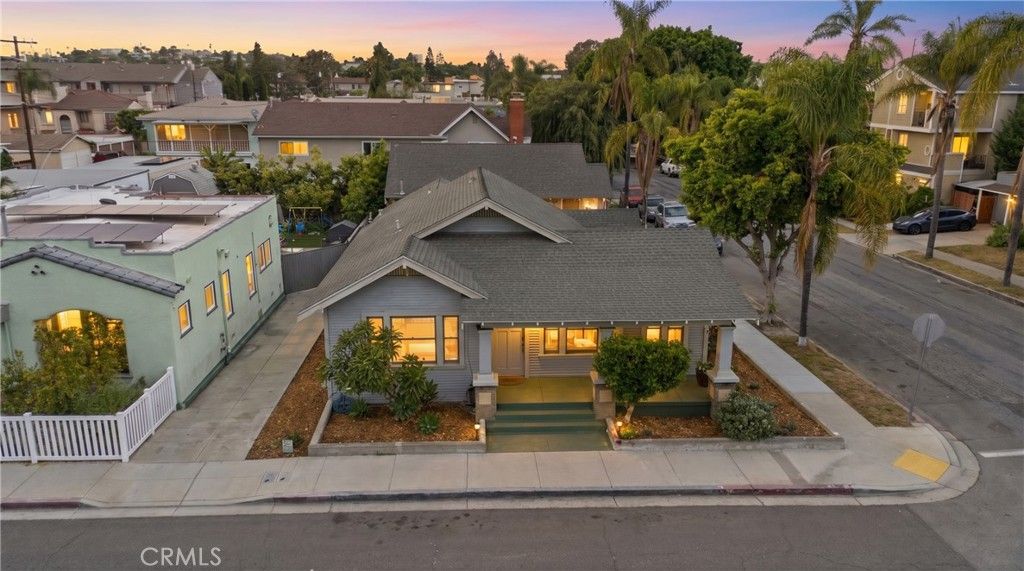 Photo of 1005 Roswell Ave, Long Beach, CA 90804 (MLS # PW26090694)