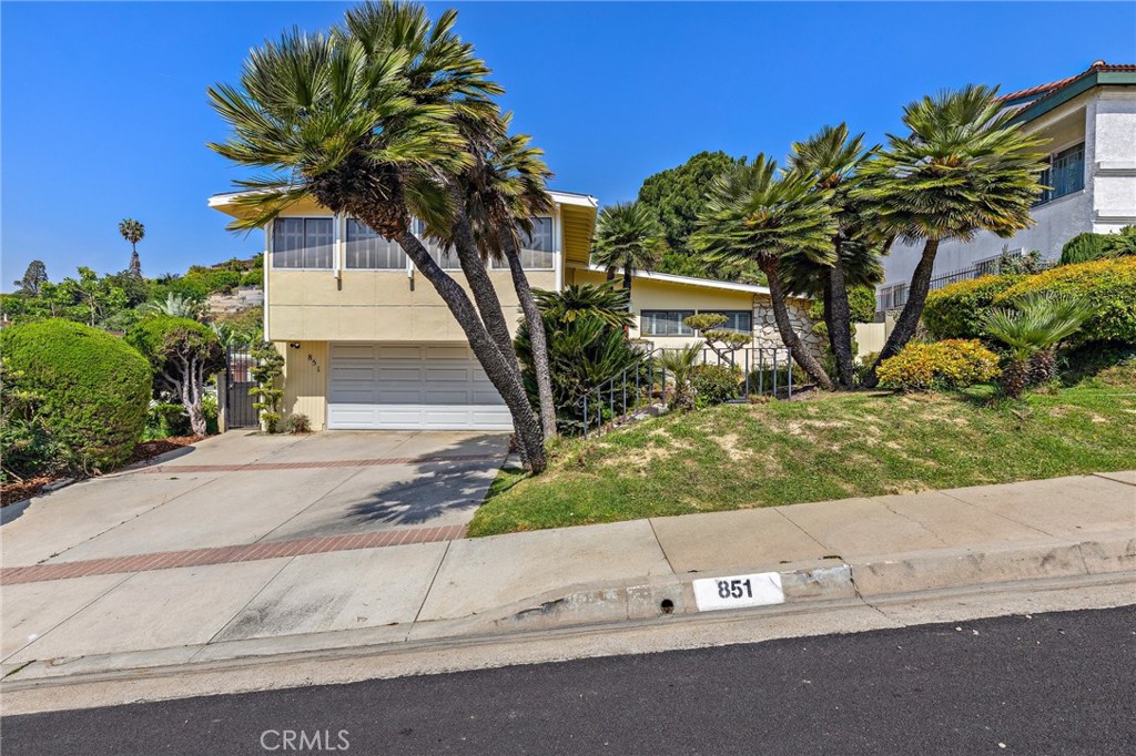 851 Crest Vista Drive