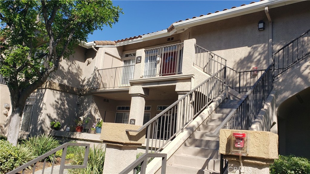 Ready to move in , It will be available to view on August 1,2025. Easy showing with Supra & lock box.