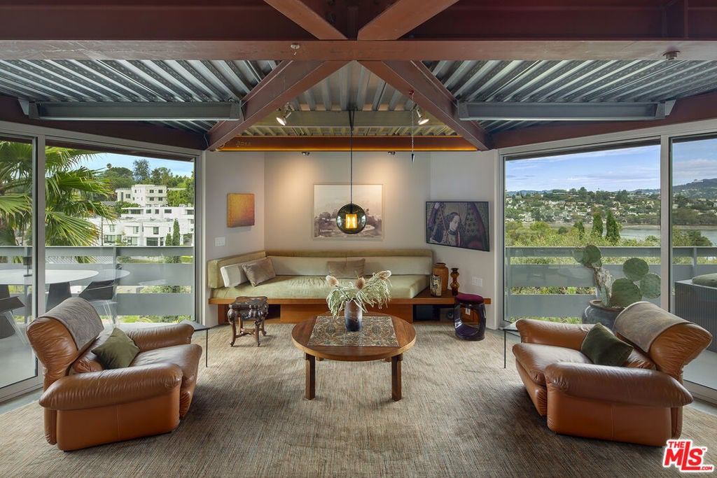 2383 Loma Vista Place