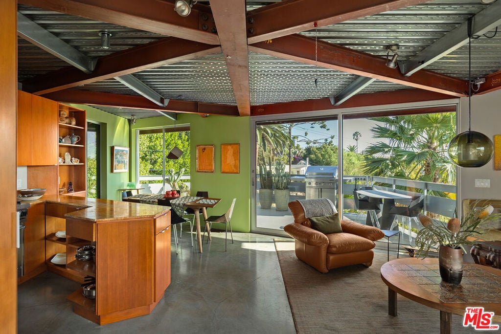 2383 Loma Vista Place