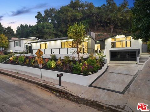 Photo of 3873 Royal Woods Drive, Sherman Oaks, CA 91403 (MLS # 25622443)