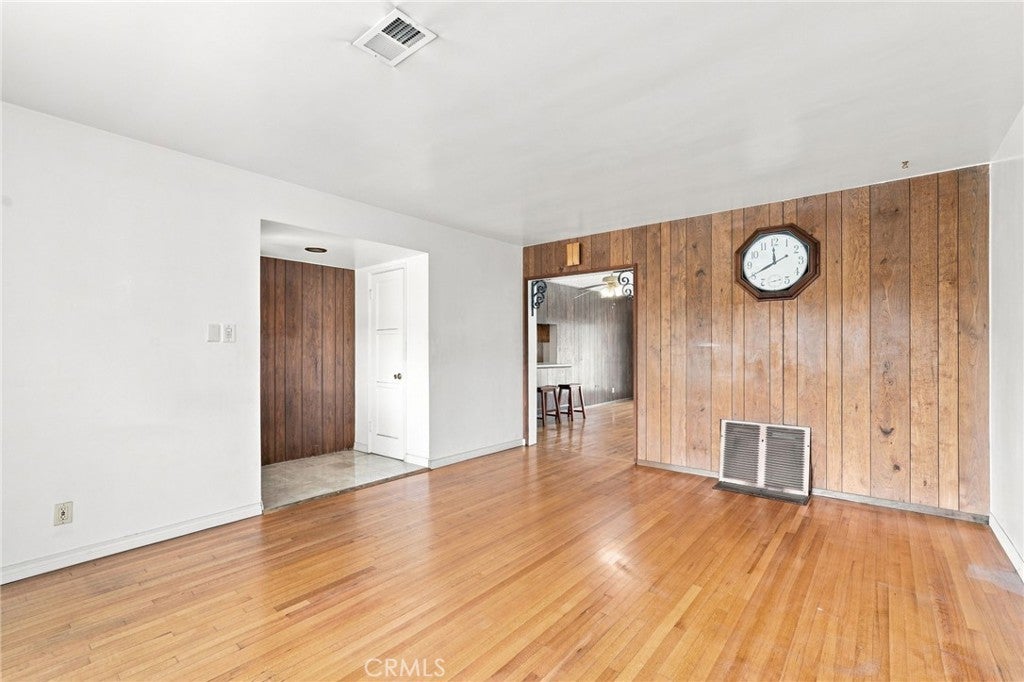 4832 Coldbrook