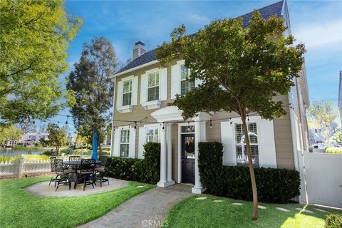 Photo of 27042 edgewater Ln, Valencia, CA 91355 (MLS # SR26095314)