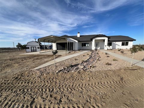 Photo of 12911 Corton St, Phelan, CA 92371 (MLS # IV26088851)