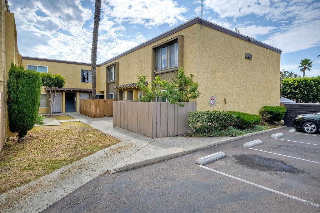 1653 Pentecost Way 12