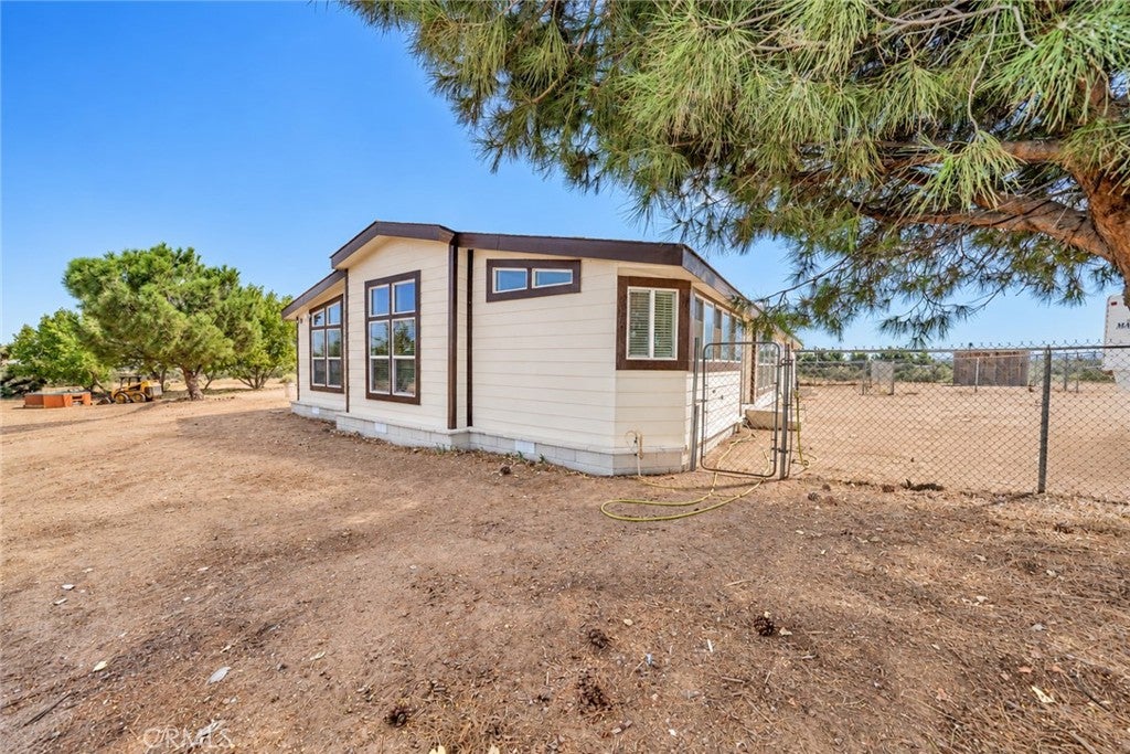 8725 Cedar