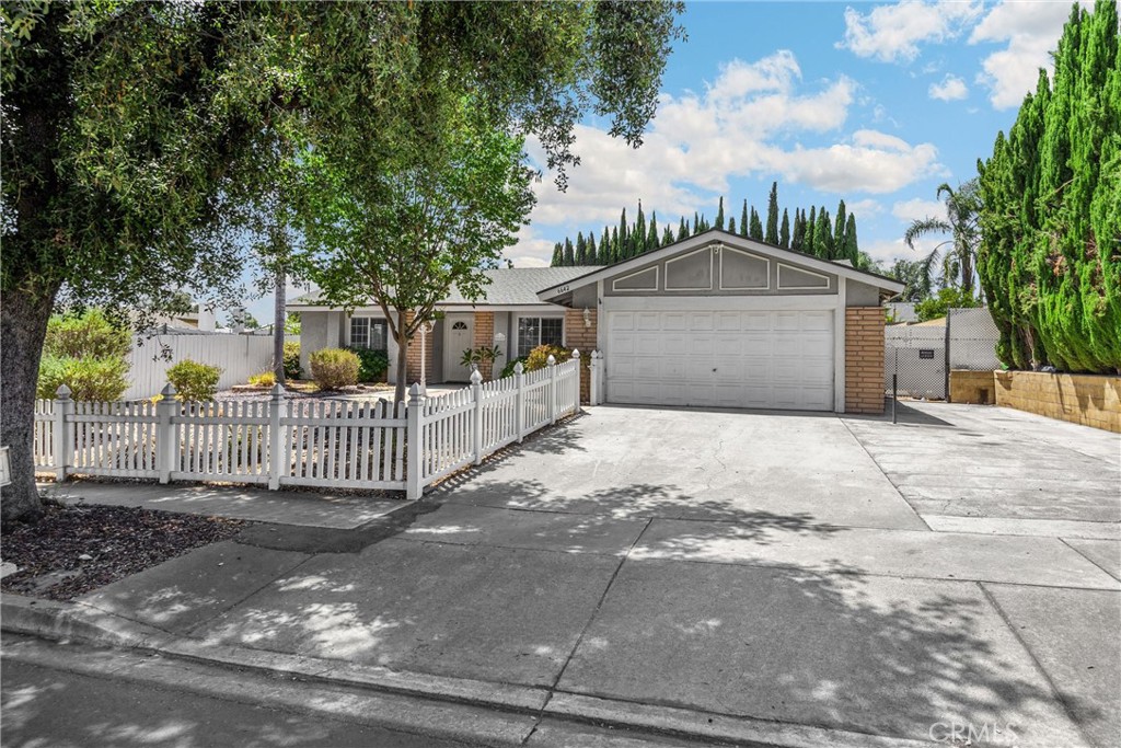 6642 Topaz Street