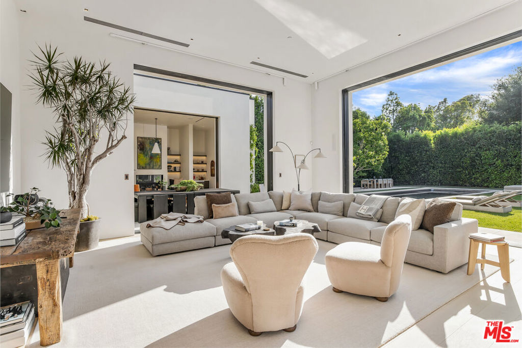Properties 4 12846 Highwood Street