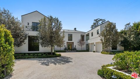 Photo of 12846 Highwood Street, Los Angeles, CA 90049 (MLS # 23317109)