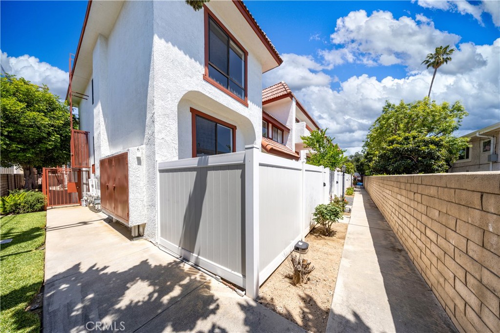 511 N Curtis F