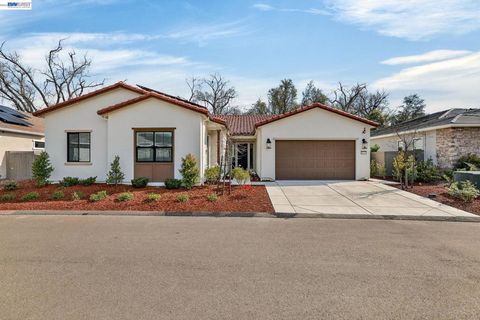 Photo of 8675 Spikerush Ln Ln, Granite Bay, CA 95746 (MLS # 41129183)