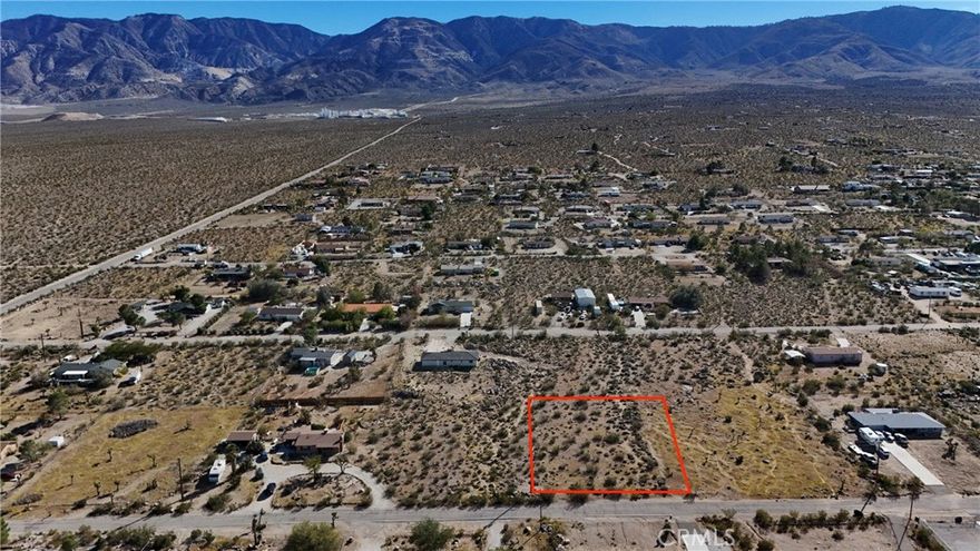 Looking for a spot with views worth bragging about? This 0.65 acre lot in the popular Gem Tract of Lucerne Valley has you covered. You’ll get paved roads, power, and water access along with an elevated perch that shows off sweeping views of the valley and mountains. It’s an easy drive to Apple Valley, Barstow, Hesperia, and Big Bear, so you’re close to everything yet still get that peaceful desert vibe. Come take a look and see if this spot feels like home.
This property does not have an address assigned. "781 Zircon Rd" is for listing purposes only.
APN# 0450-272-12-0000
Coordinates: 34.405971 / -116.949069