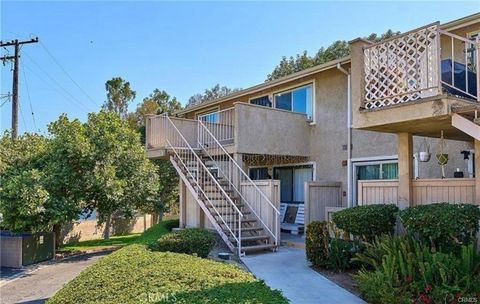 Photo of 626 Bridgeport Circle #6, Fullerton, CA 92833 (MLS # IG26117688)